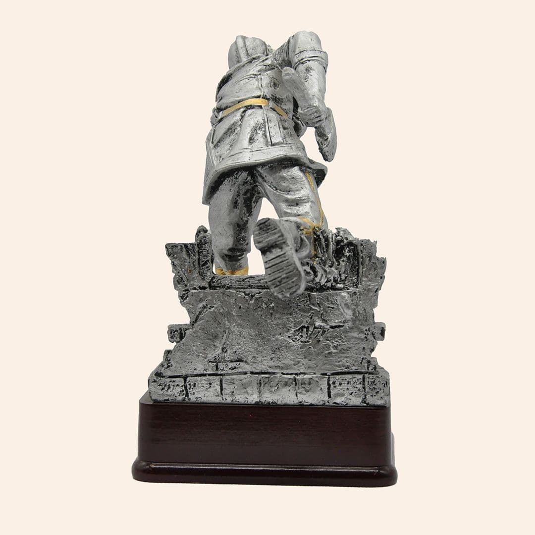 Statua in resina con Pompiere