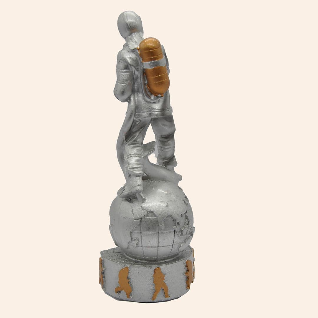 Statua in Resina con Pompiere Mondo