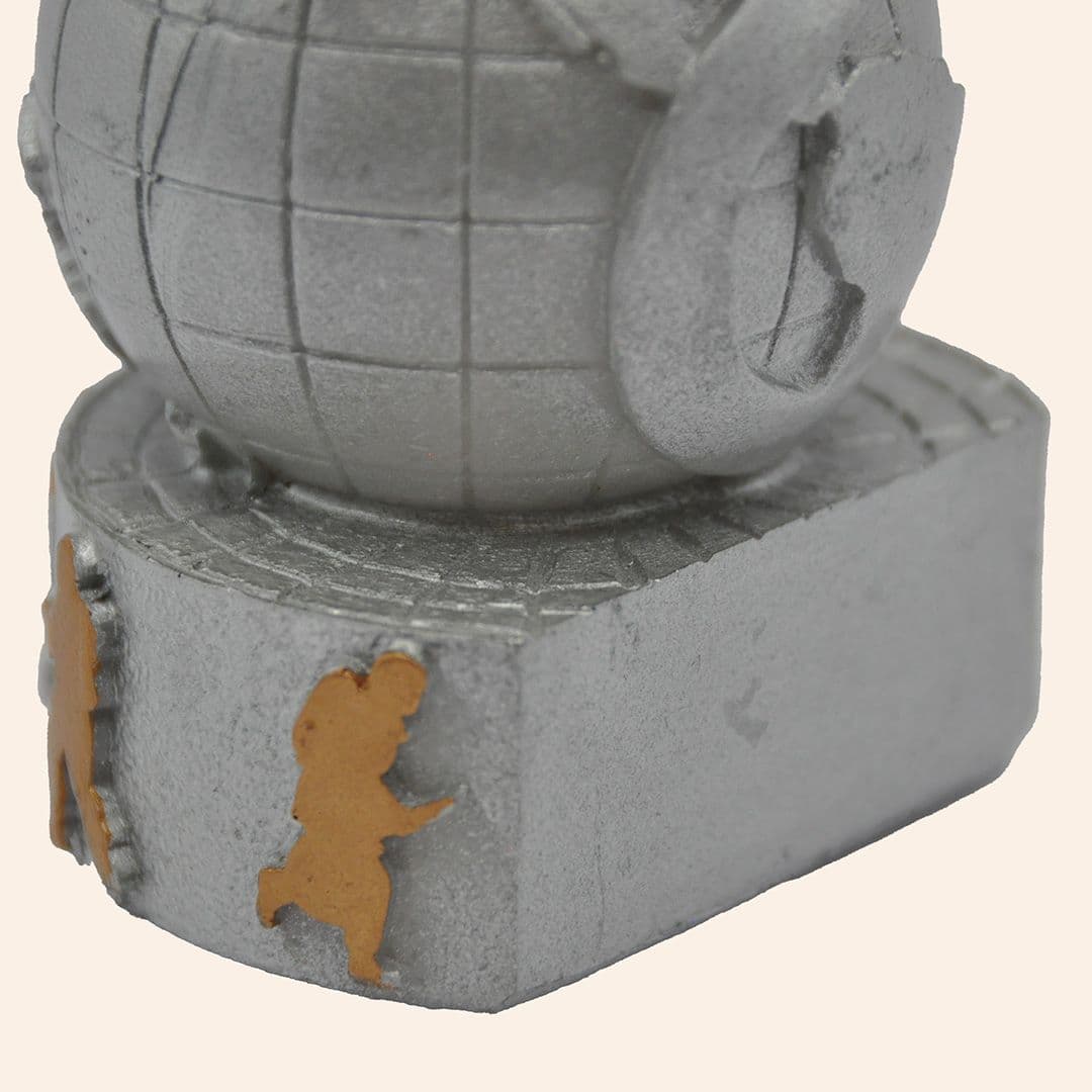 Statua in Resina con Pompiere Mondo